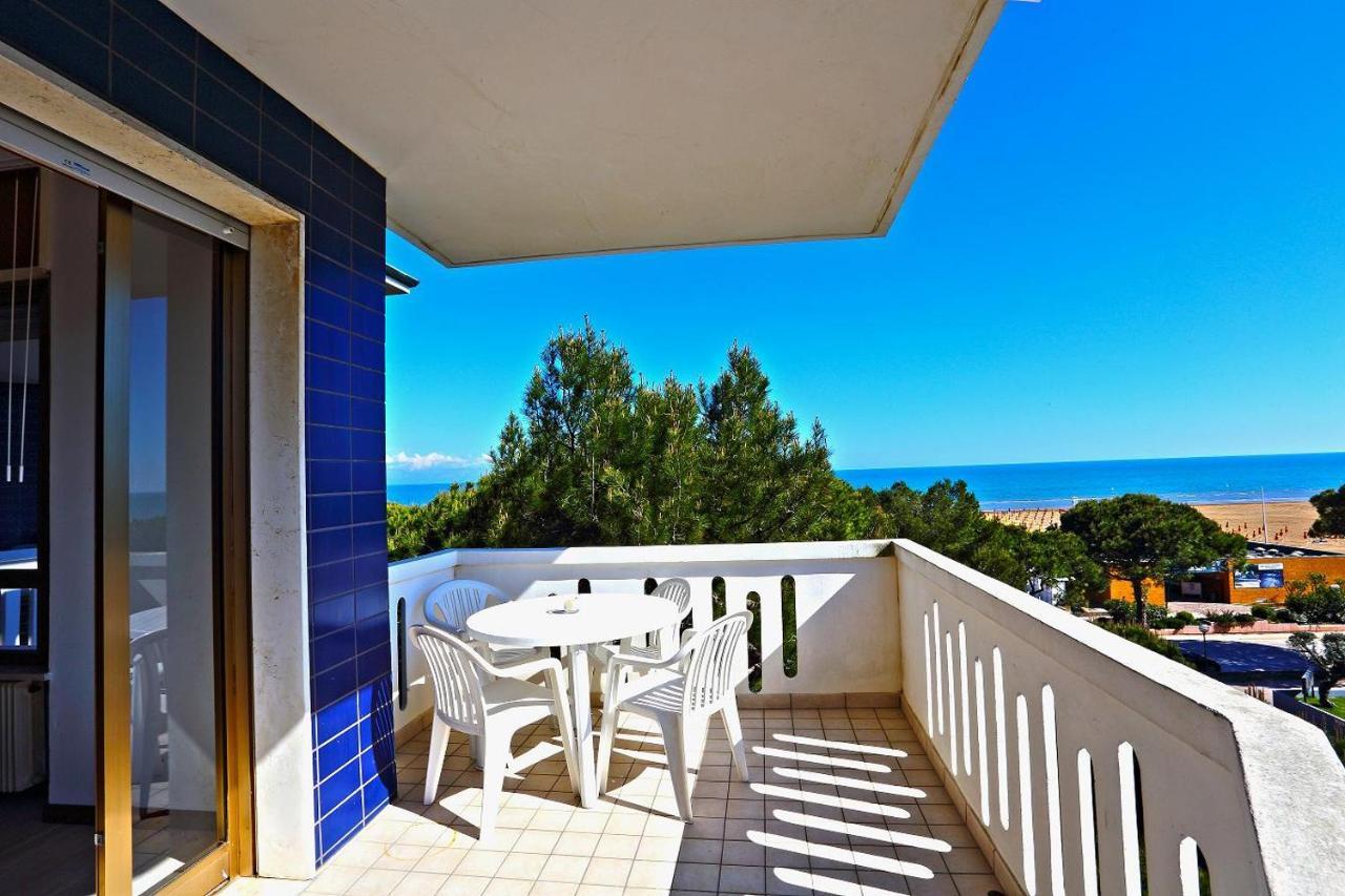Apartment Blu Residence Lignano Sabbiadoro Exterior foto